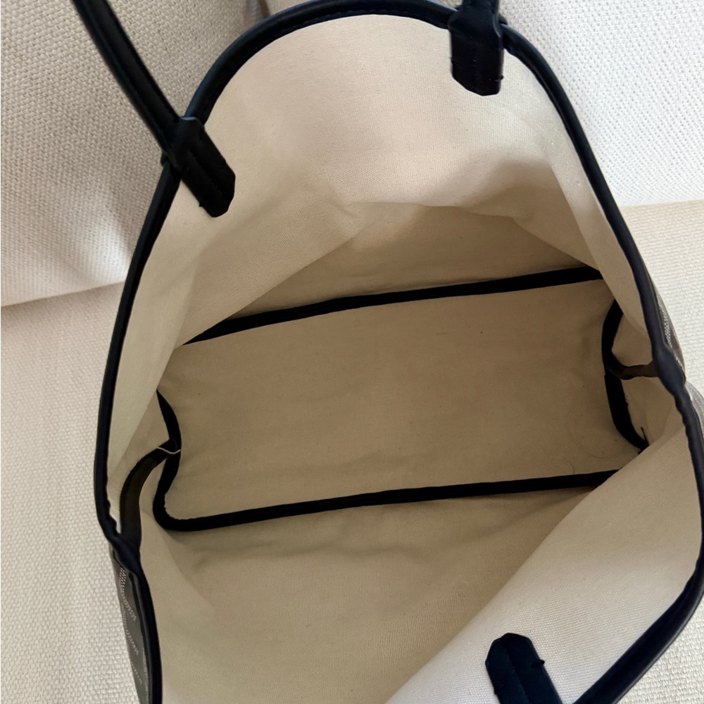 Designer inspired Black Tote with Pouch - Picture 16 of 16